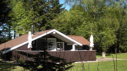 Ferienhaus für 4 Personen, mit Garten in Bratten