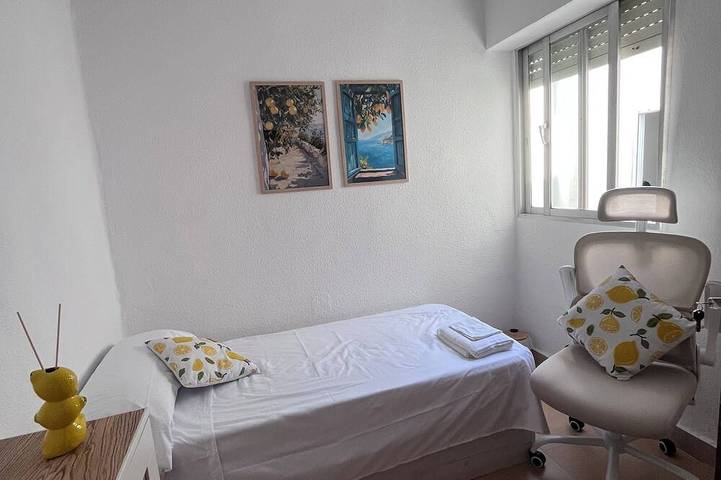 Geheel appartement, Bright apartment in Ruzafa near the Roig Arena and Cac | Up to 7 ppl(1 bathroom) in Valencia City Centre, Valencia