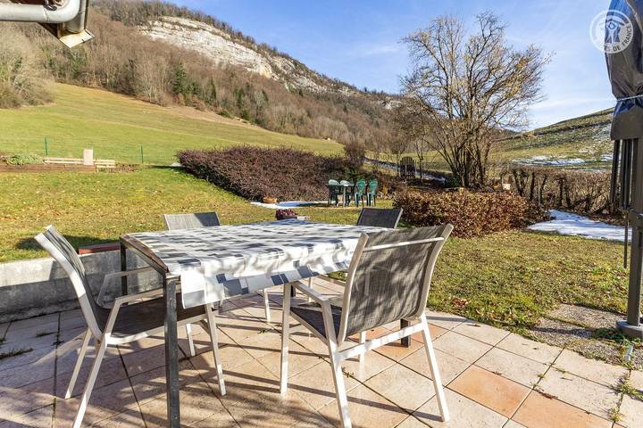 Gîte pour 8 personnes, avec Balcon et Terrasse dans Bauges - 2