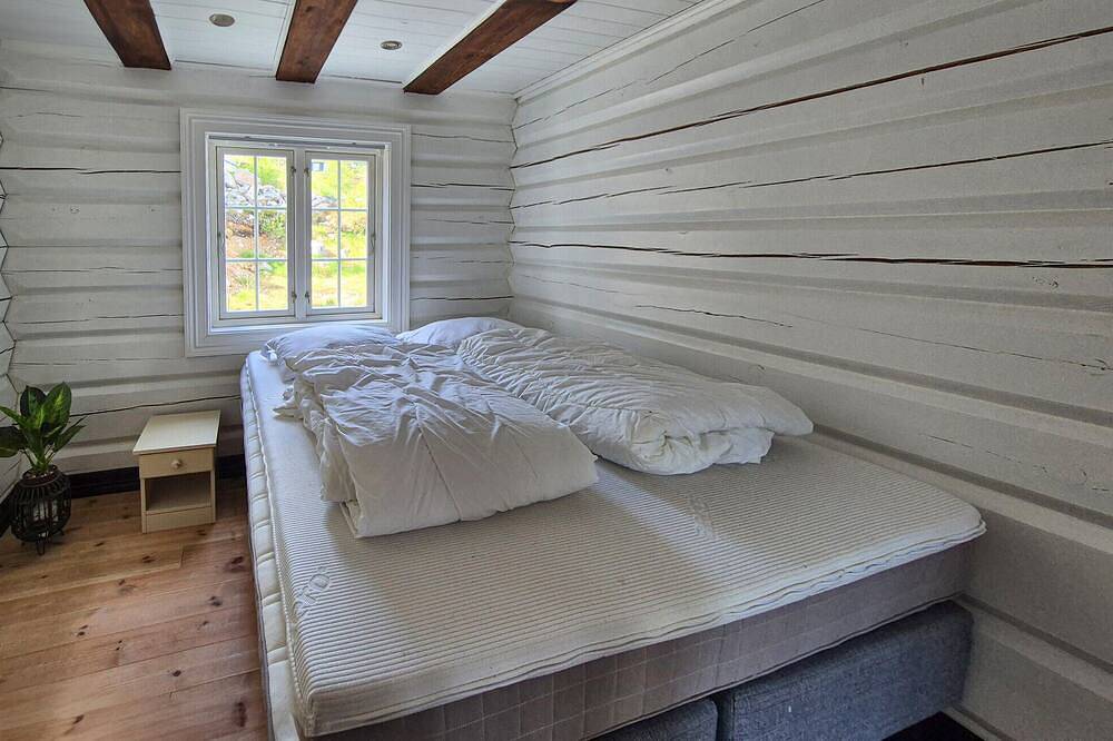 Beautiful home in Hovden i Setesdal with sauna in Hartevatnet, Bykle
