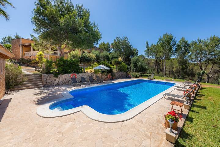 Casa rural aislada con piscina, terrazas, balcón, jardín y Wi-Fi in Felanitx, Mallorca Sur
