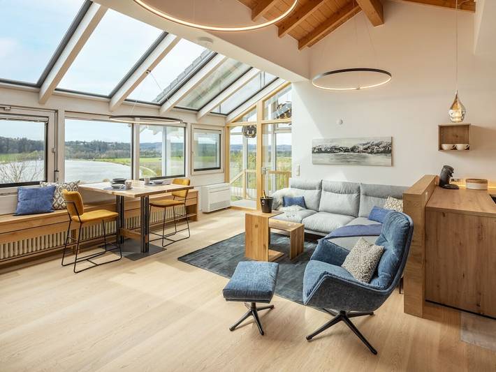 Ferienhaus für 2 Personen, mit Terrasse und Garten sowie Sauna und Seeblick in Landkreis Günzburg