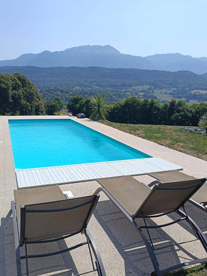 Location de vacances pour 6 personnes, avec piscine ainsi que vue et jardin, animaux acceptés à Coublevie - 2