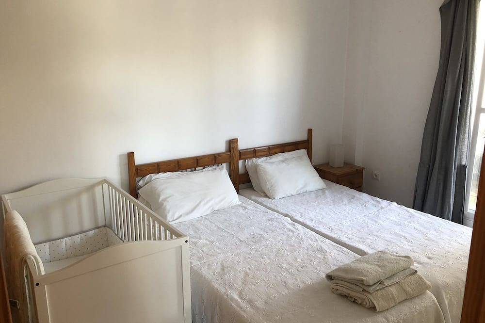 4 separate accommodations with 4 bathrooms in large estate 6 km from the beaches in Turre, Costa de Almería