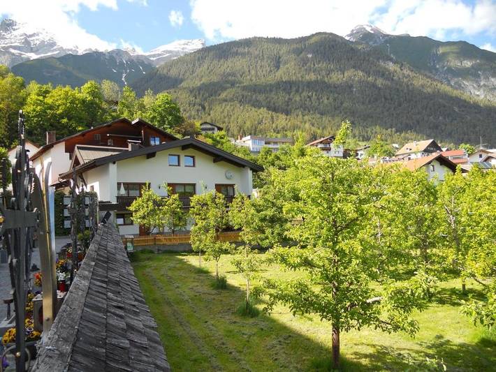Ferienwohnung für 3 Personen, mit Terrasse und Garten sowie Ausblick in Grins - 2