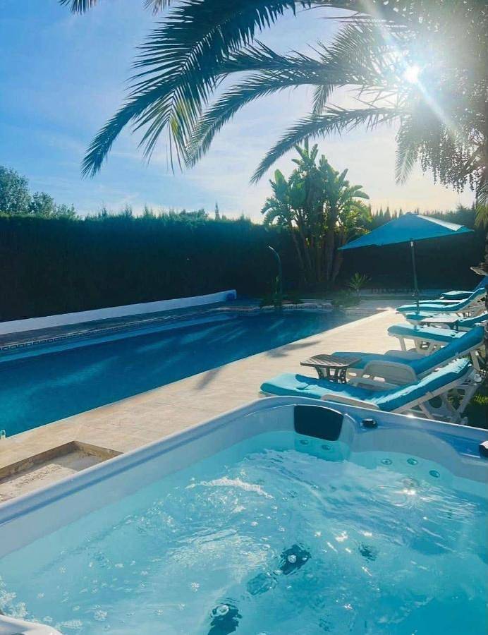Maison d’hôte pour 6 personnes, avec jardin et piscine ainsi que sauna et jacuzzi, animaux acceptés - 1