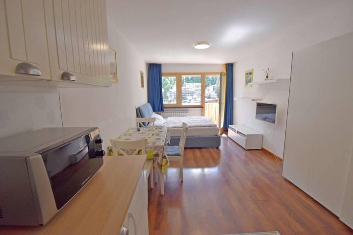 Apartament wakacyjny dla 2 osób, z widok i widok na jezioro oraz balkon w Madonna di Campiglio