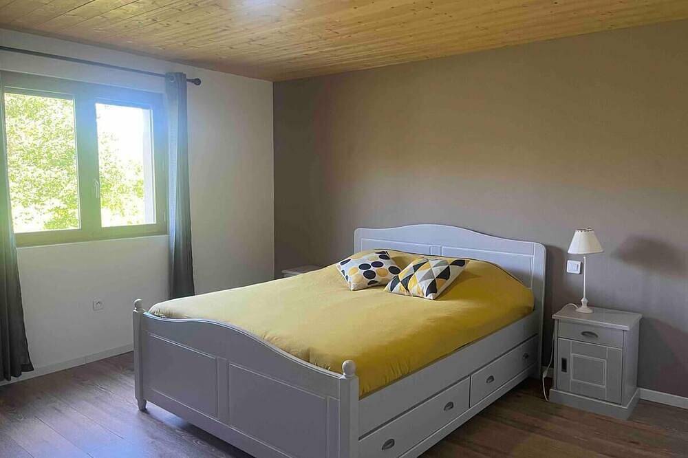 House with garden and jacuzzi in Dieulefit, Nyons region