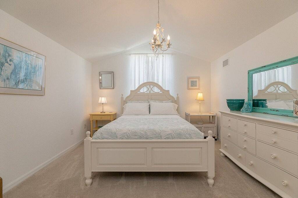 \"La Belle Maison\" ♥ of Downtown/Yard/Parking+ Garage/Self Check-in in Melbourne (FL), Space Coast