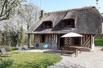 Gîte pour 7 personnes, avec terrasse et jardin à Quetteville