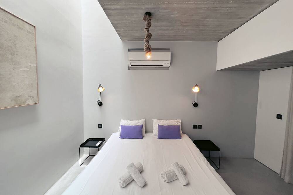 Entire apartment, Luxury 1Br in the Heart of Valletta - Rooftop Terrace & City Views in Valletta, Malta Island