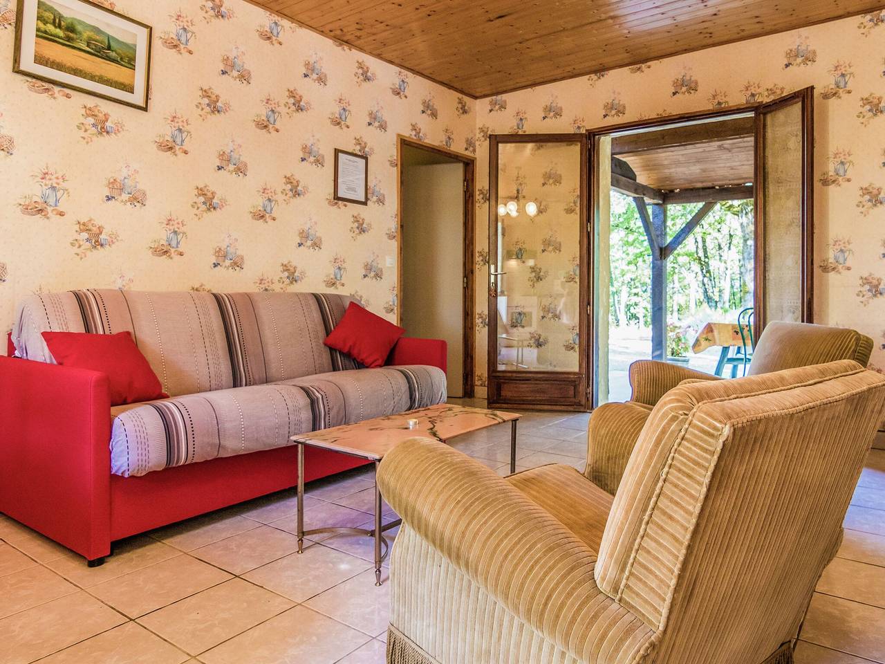 Quiet holiday home with shared pool in Salignac-Eyvigues, Périgord Noir