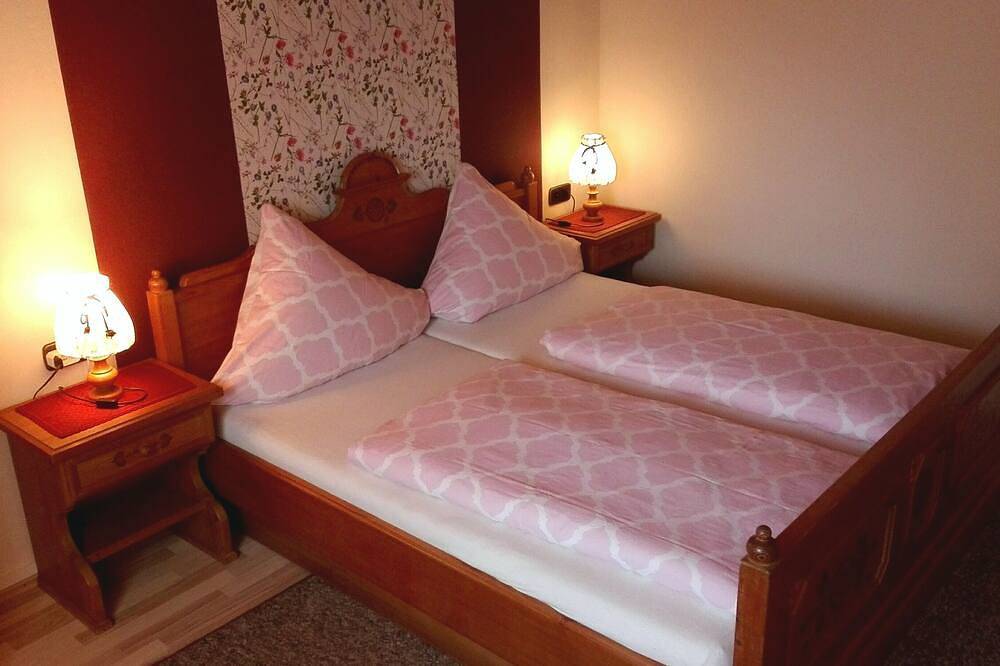 Ganze Wohnung, Doppelzimmer mit Dusche/Wc, 19qm in Titisee (Titisee-Neustadt), Titisee-Neustadt