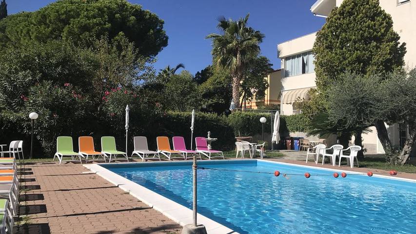 Apartamento de vacaciones para 4 personas, con piscina y balcón/terraza - 1