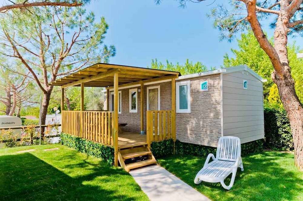 Maison mobile avec climatisation, terrasse et piscine in Lazise, Montagnes autour du lac de Garde