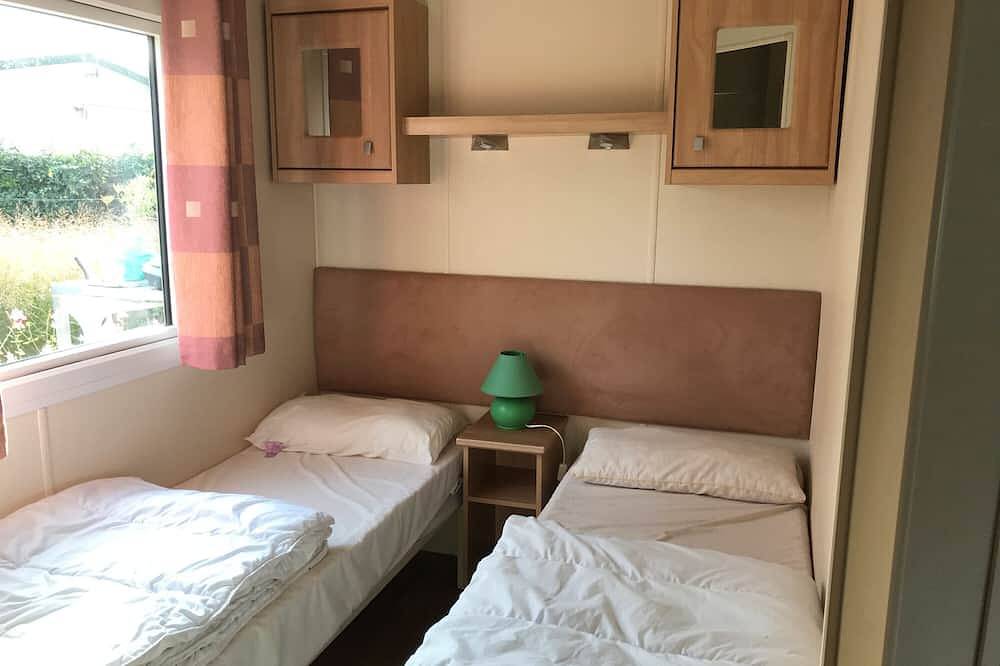 Mobile Home '40 M², Proche De La Mer' with Private Terrace and Private Garden in Saint-Nazaire-sur-Charente, Rochefort region