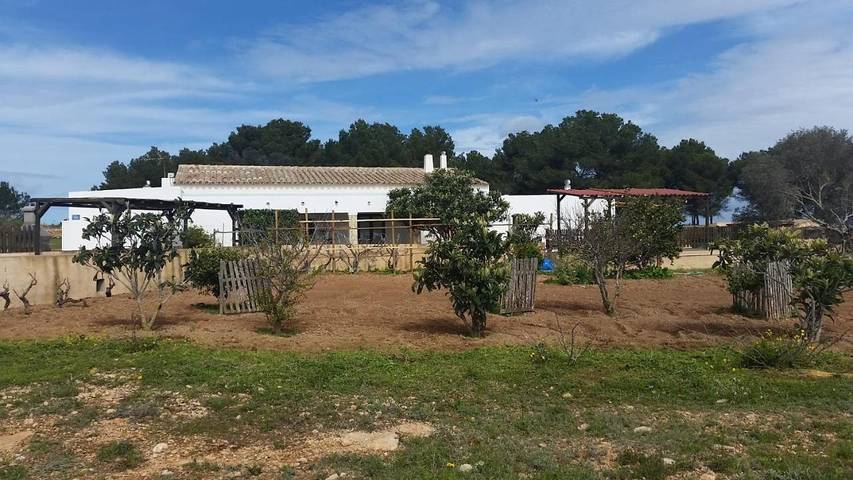 Casa rural para 4 personas, con jardín y vistas en El Pilar de la Mola