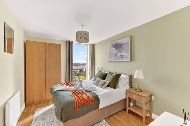 Ganze Wohnung, 3-Bedroom Apartment @ The Vizion • Beautiful Views • Communal Garden • Free Parking • Yoko Property in Milton Keynes, Südostengland
