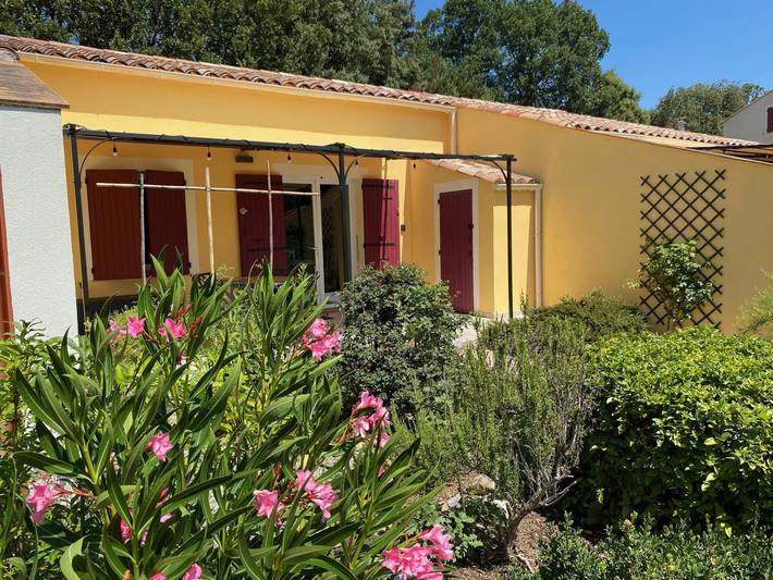 Gîte pour 4 personnes, avec jardin ainsi que terrasse et piscine dans Parc naturel régional du Verdon - 2