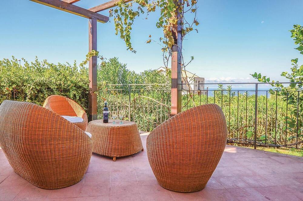 Splendida casa con 4 camere da letto a Terrasini in Citta del Mare, Terrasini