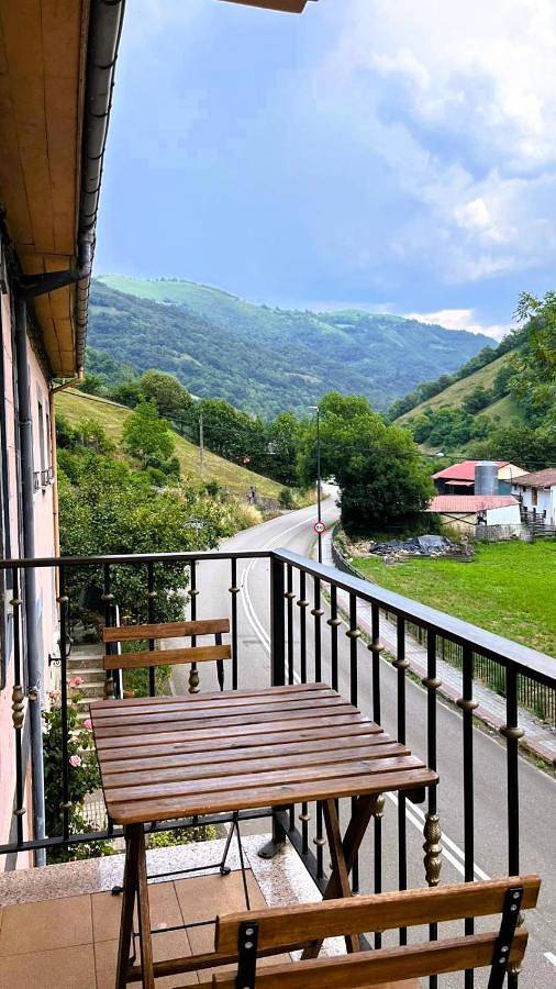 Apartamento para 4 personas, con Balcón además de Terraza y Vistas en Aller