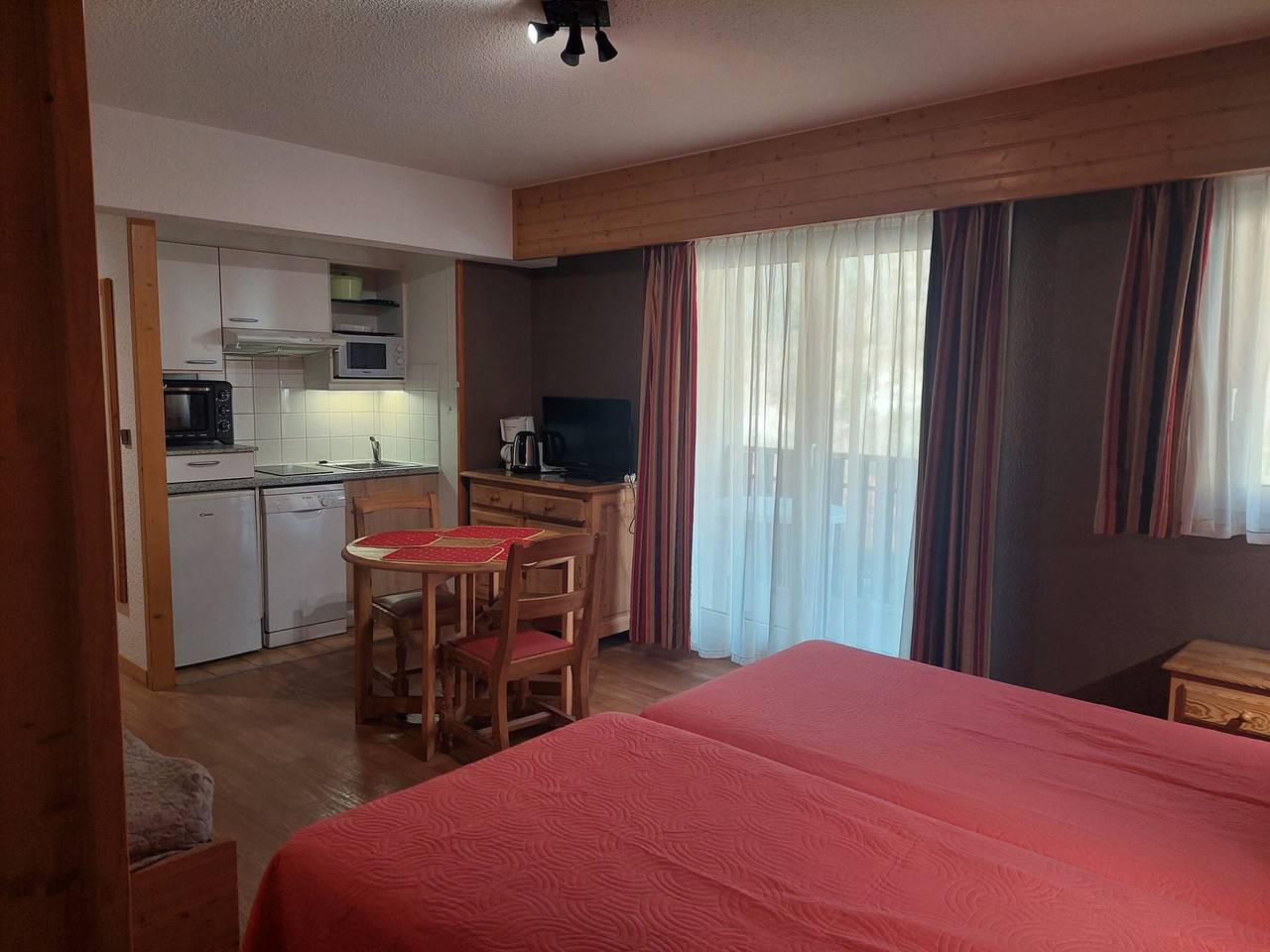 Estudio entero, Estudio en Brides-les-Bains con wifi y parking, 4 pers in Brides-les-Bains, Les Trois Vallées