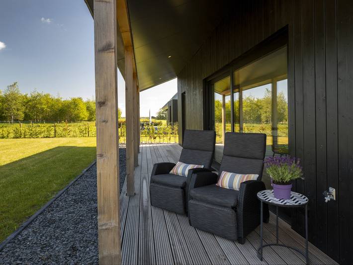 Villa in Friesland mit Garten und Terrasse in Sint Nicolaasga, Ijsselmeer