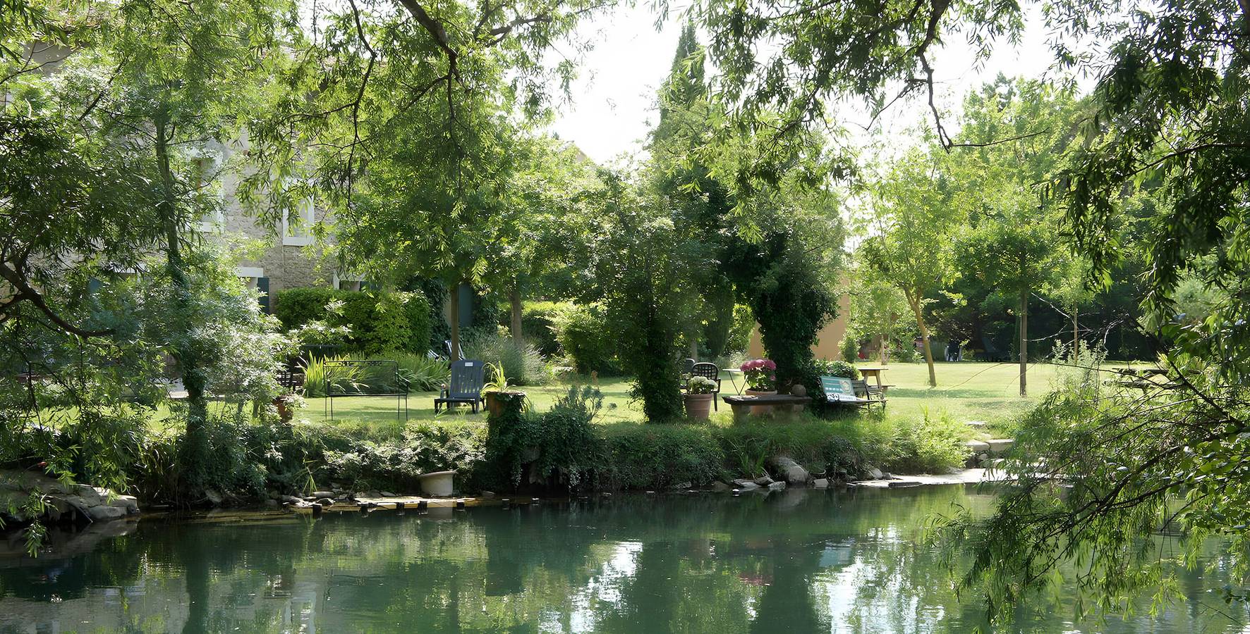 Ferienhaus 'La Loutre' mit gemeinsamem Garten, Wi-Fi und Klimaanlage in L'Isle-sur-la-Sorgue, Vaucluse