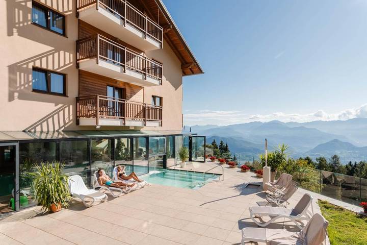 Hotel per 3 persone, con panorama e sauna nonché giardino e piscina in Trentino