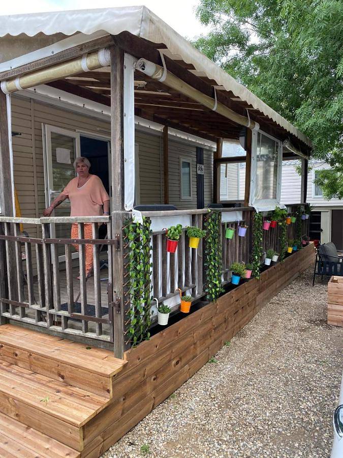 Camping pour 8 personnes, avec jardin ainsi que terrasse et piscine, animaux acceptés à Portiragnes - 2