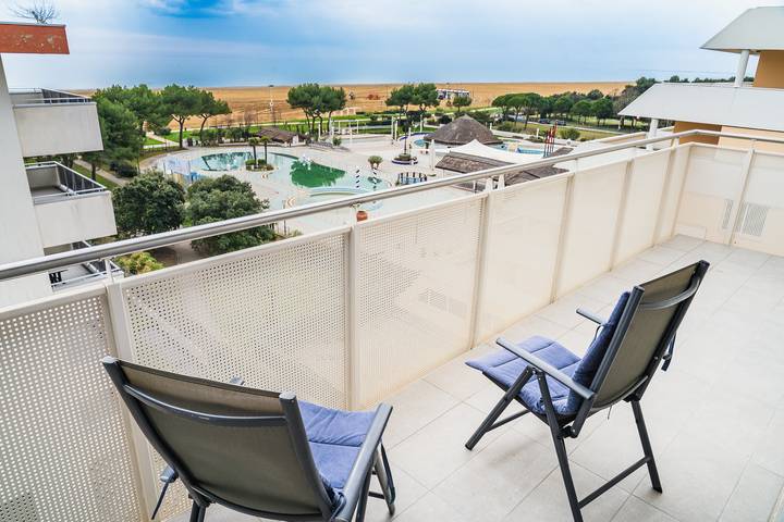Ferieleilighet for 6 personer, med sjøutsikt og balkong, dyr tillatt i Bibione