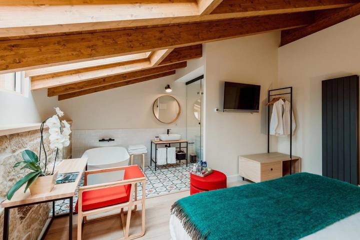 Casa rural para 22 personas, con vistas además de piscina y jardín en La Rioja - 3