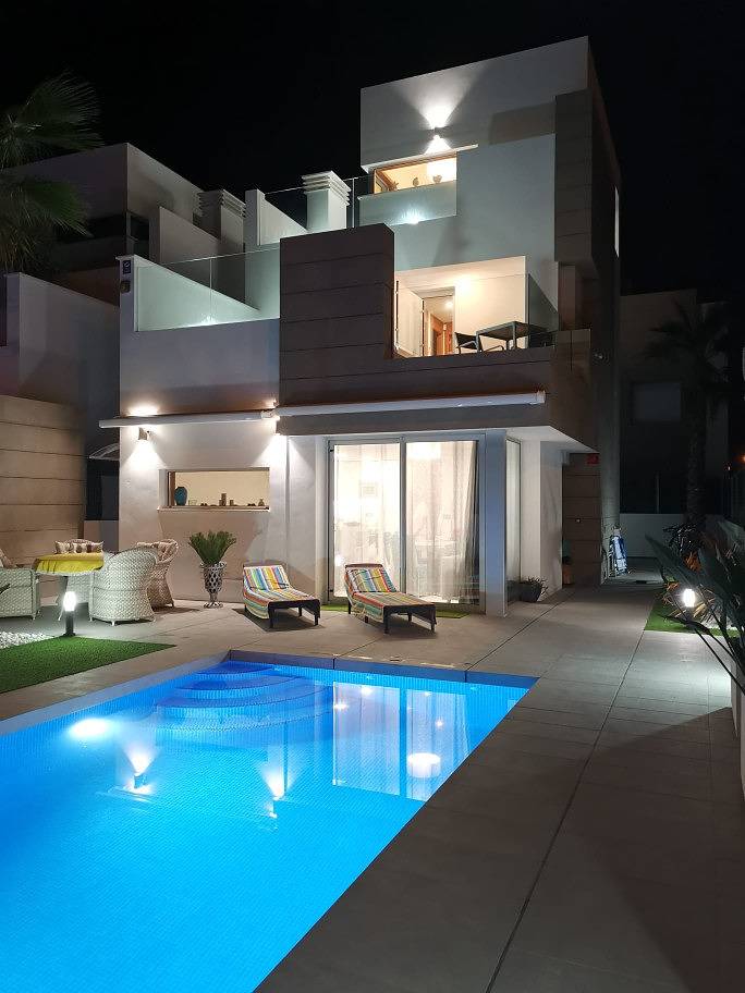 Ferienhaus für 6 Personen, mit Balkon und Terrasse sowie Garten in Guardamar del Segura - 3