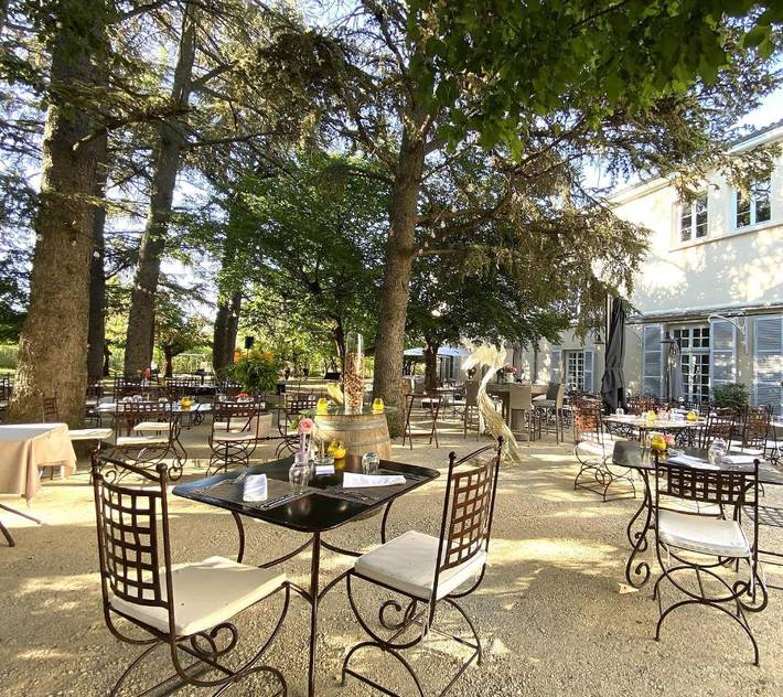 Hôtel pour 2 personnes, avec Terrasse ainsi que Jardin et Vue à Taluyers
