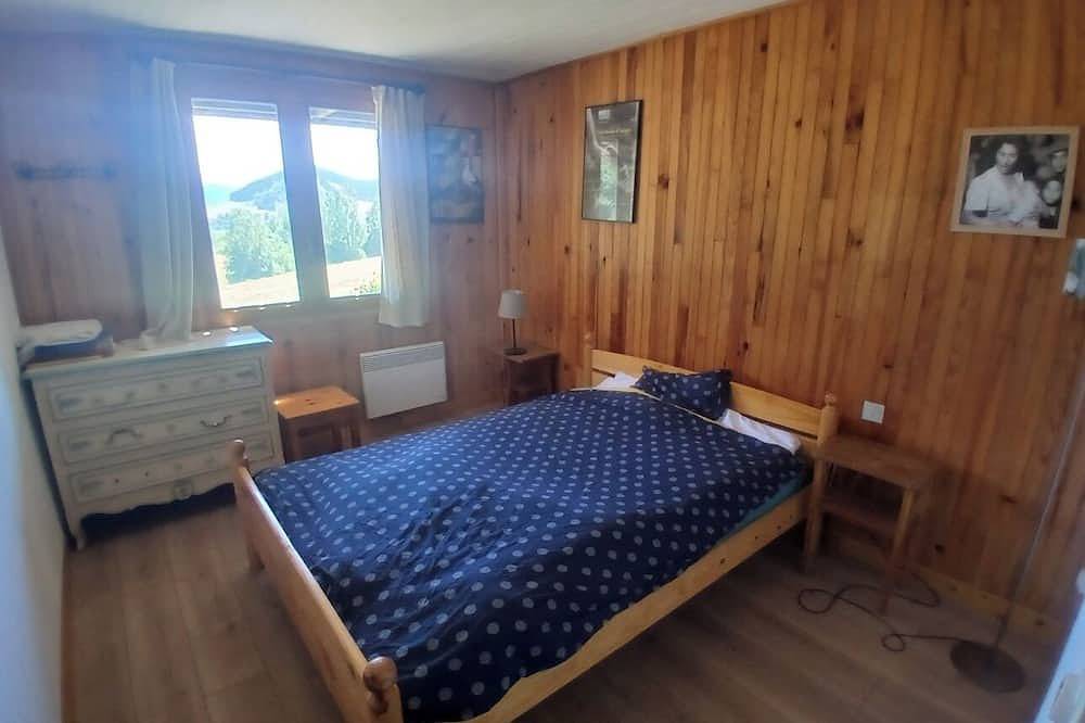 Chalet entier nature, vue exceptionnelle, proche village, en bord de forêt. in Autrans-Méaudre-en-Vercors, Parc naturel régional du Vercors