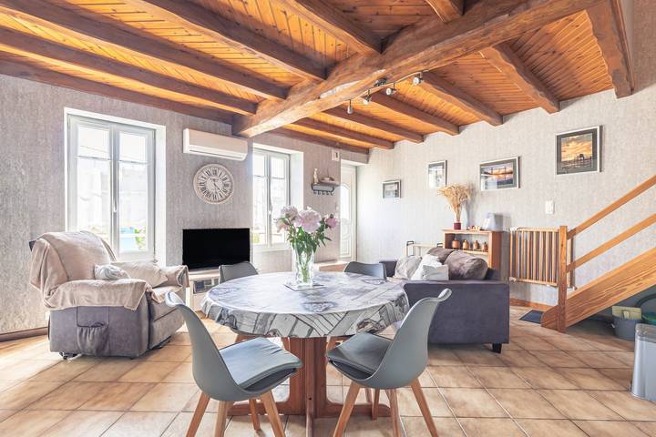 Apartamento entero, Apartamento 'Chez Catherine Et Gérard' con terraza privada, Wi-Fi y aire acondicionado in Tonnay-Charente, Region de Rochefort