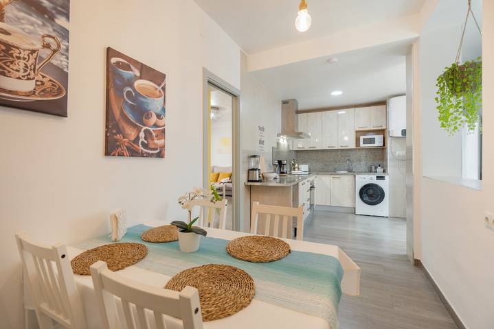 Hel lejlighed, Claudia’s House in Motril – Central Apartment with 2 Bedrooms and Patio in Motril, Cordillera Penibética