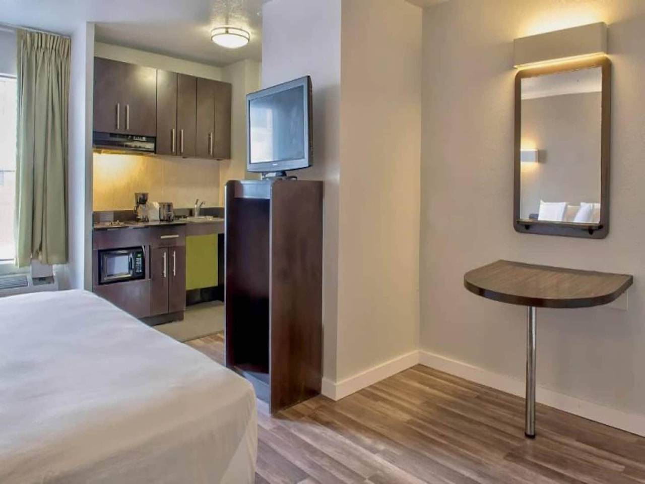 1 King Bed | Suite | Ns in San Antonio, Bexar County