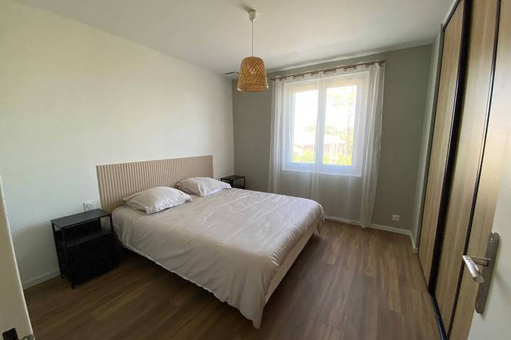 Location de vacances pour 6 personnes, avec terrasse et jardin à Beauregard-Baret - 4