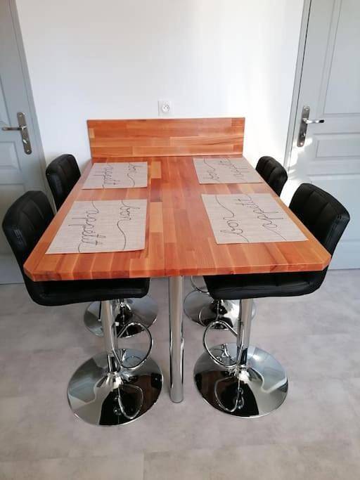 Gîte pour 4 personnes, avec jardin à La Rochefoucauld (Charente) - 2