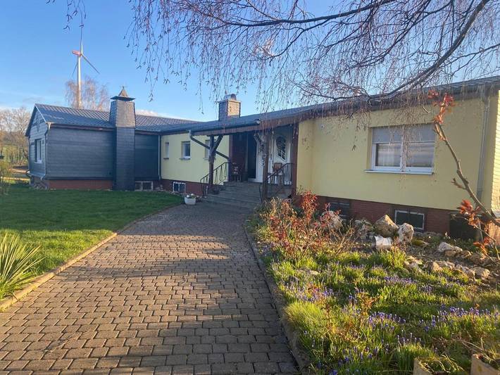 Gîte pour 3 personnes, avec vue et jardin, animaux acceptés dans Morsdorf