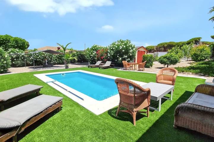 Chalet para 6 personas, con jardín, Se admiten mascotas en Novo Sancti Petri