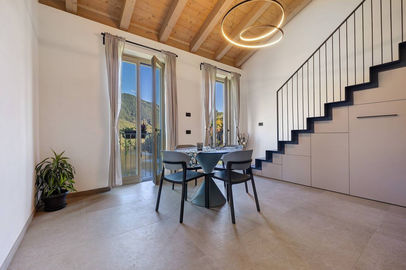 Ferienhaus 'Appartamento Indaco' mit Bergblick, privater Terrasse und Wi-Fi in Tremosine, Gardasee-Berge