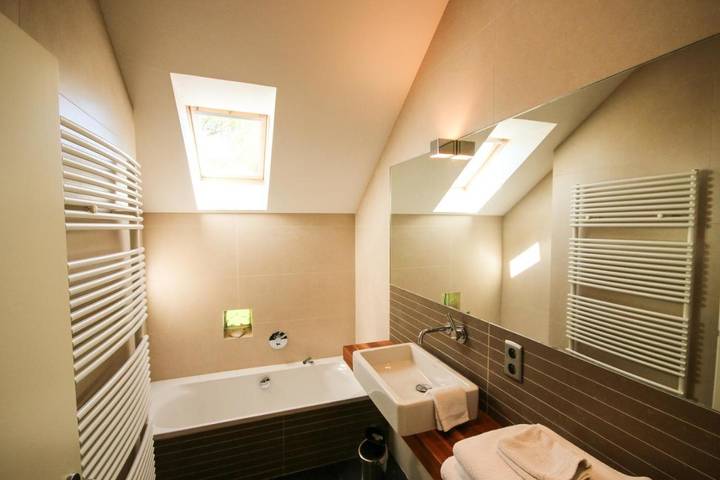 Location de vacances pour 2 personnes, avec jardin ainsi que vue et terrasse à Sprimont - 4