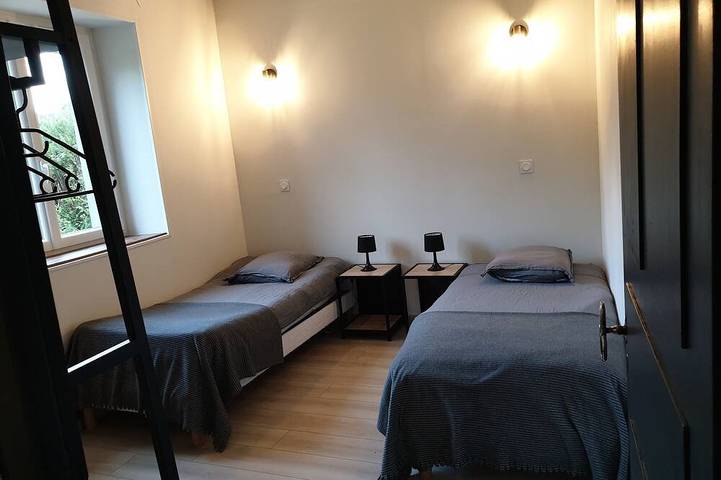 Location de vacances pour 4 personnes, animaux acceptés à Farges-en-Septaine - 2