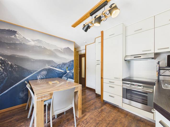 Entire apartment, Bright apartment with terrace, parking, and Wifi in Les Gets in Les Gets, Les Portes du Soleil