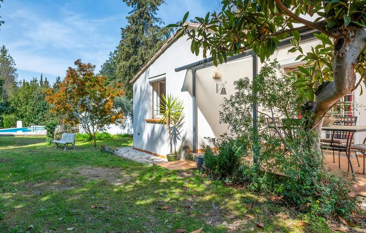 Appartement de vacances chic avec piscine et WiFi près de Saint-Chamas in Miramas, Côte méditerranéenne (France)