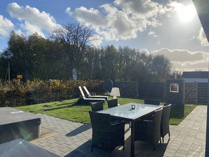 Ferienhaus für 6 Personen, mit Garten und Pool sowie Whirlpool und Sauna in Göhren-Lebbin - 4