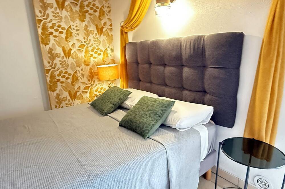 Apartamento entero, Studio Corté, private terrace, parking and air conditioning near the town center in Corte (Córcega), Parc naturel régional de Corse