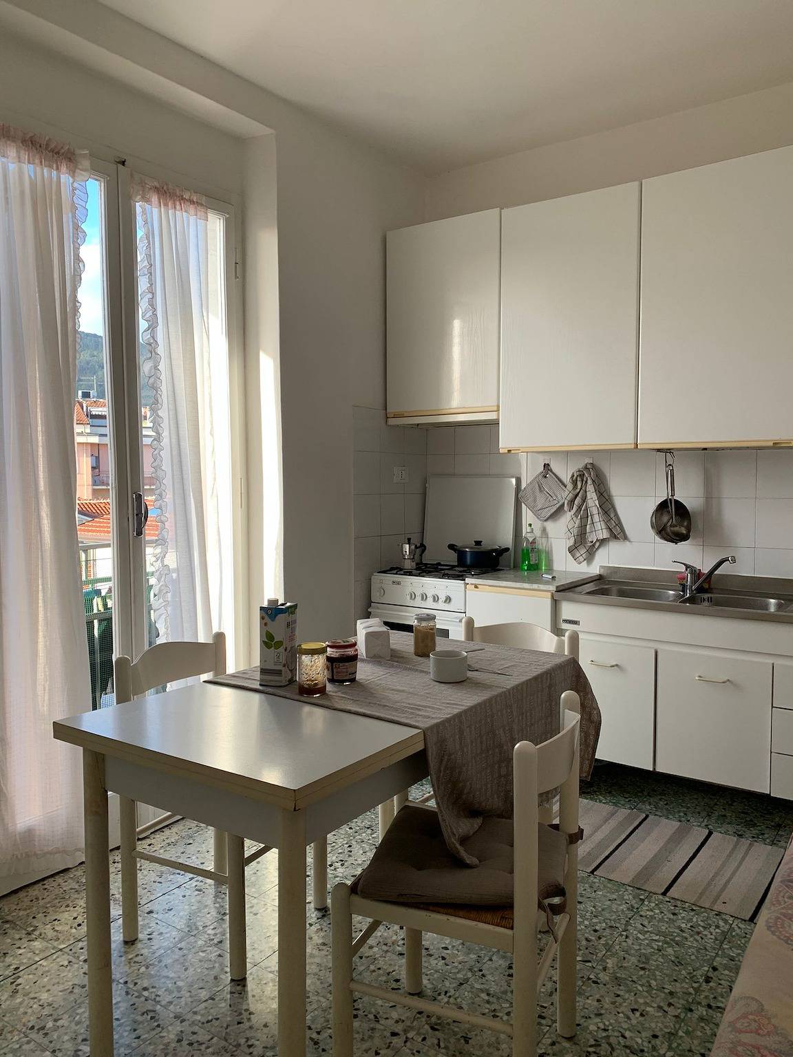 Appartamento intero, "Appartamento 8" vicino alla spiaggia con Wi-Fi e balcone in Fiumaretta di Ameglia, Comune di Ameglia